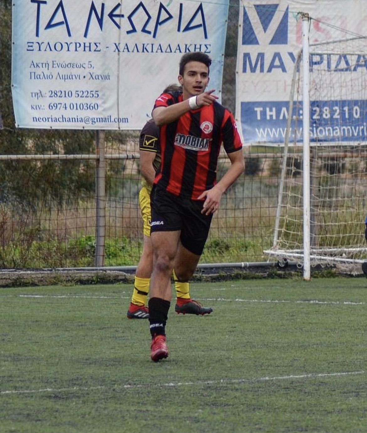 Ioannis_celebrating_his_debut_goal_with_Panakrotiriakos_F.C.jpg