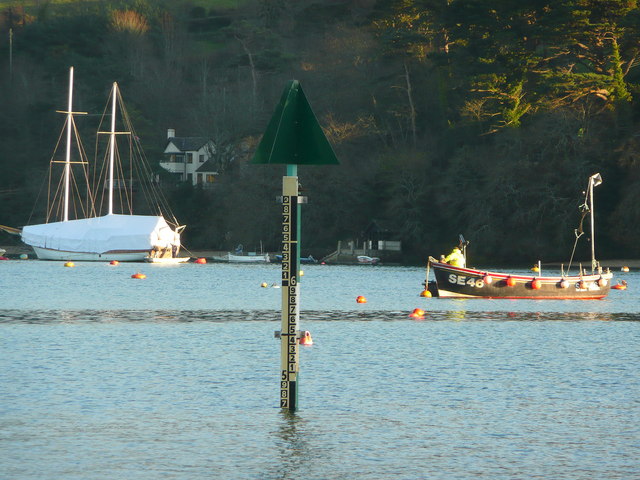 Depth gauge at Salcombe harbour, calibrated in metres).