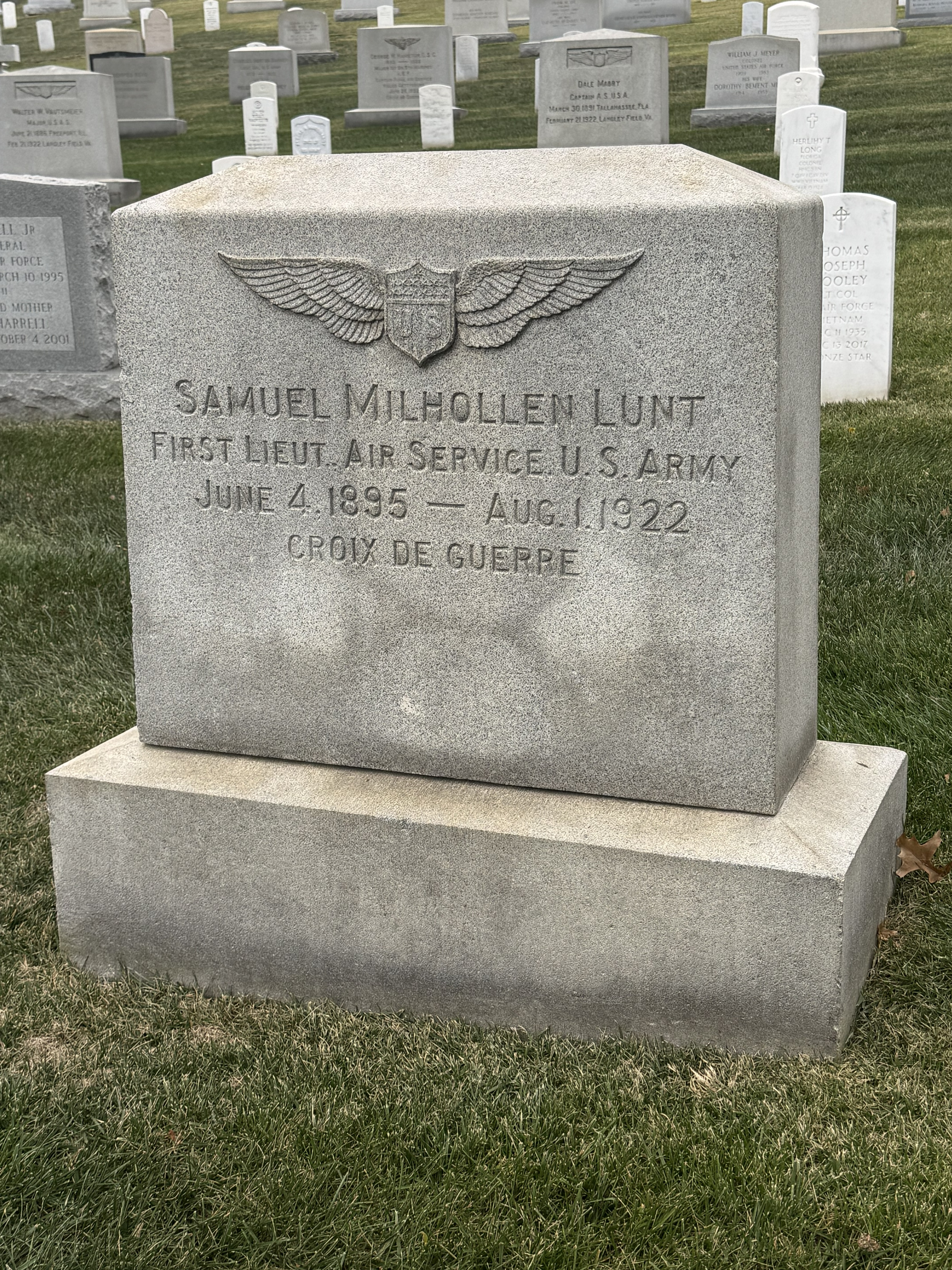 Headstone for Lt. Lunt's grave at Arlington National Cemetery.|205x205px Headstone for Lt. Lunt's grave at Arlington National Cemetery.|205x205px