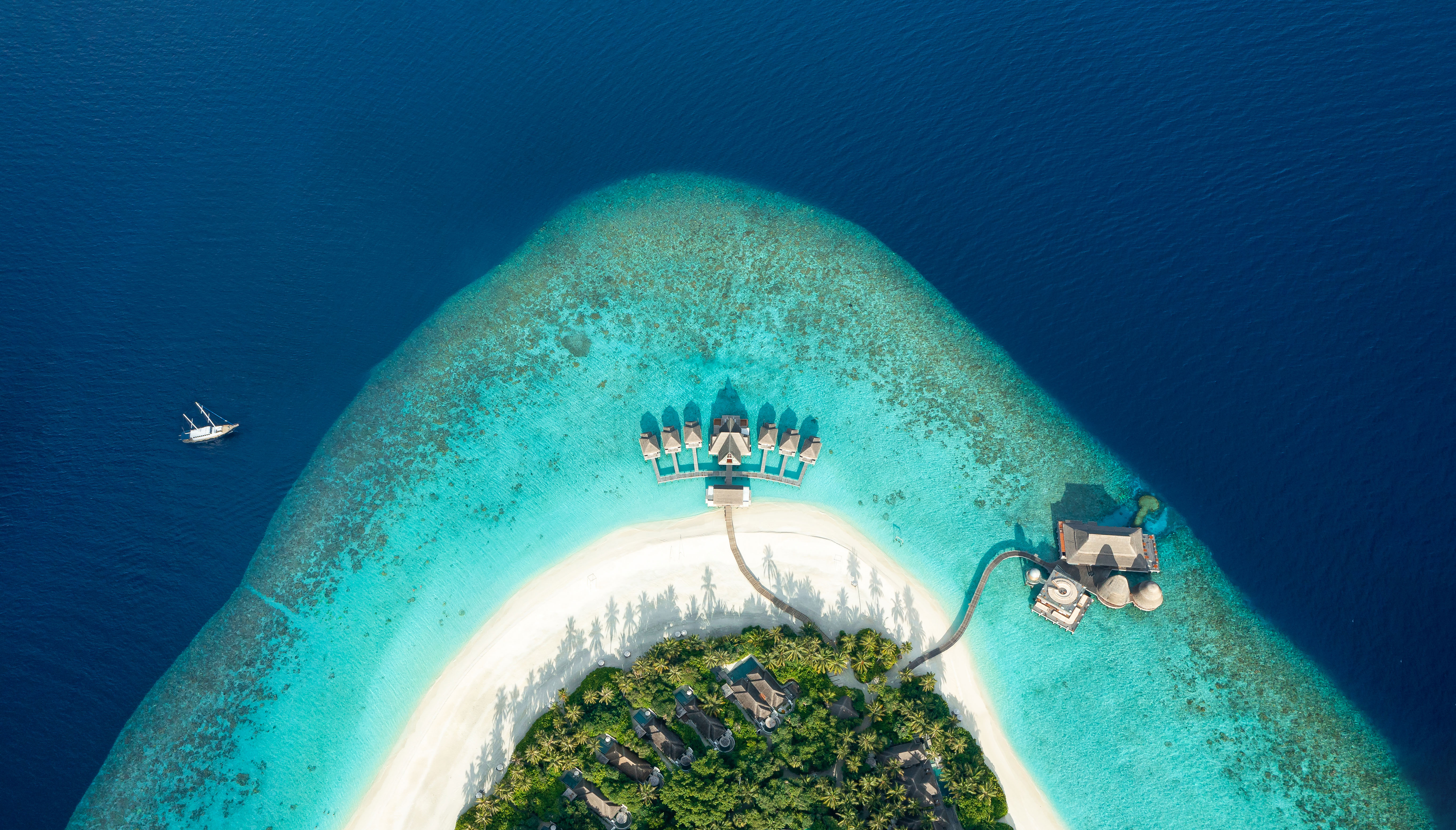Aerial photo of Anantara Kihavah