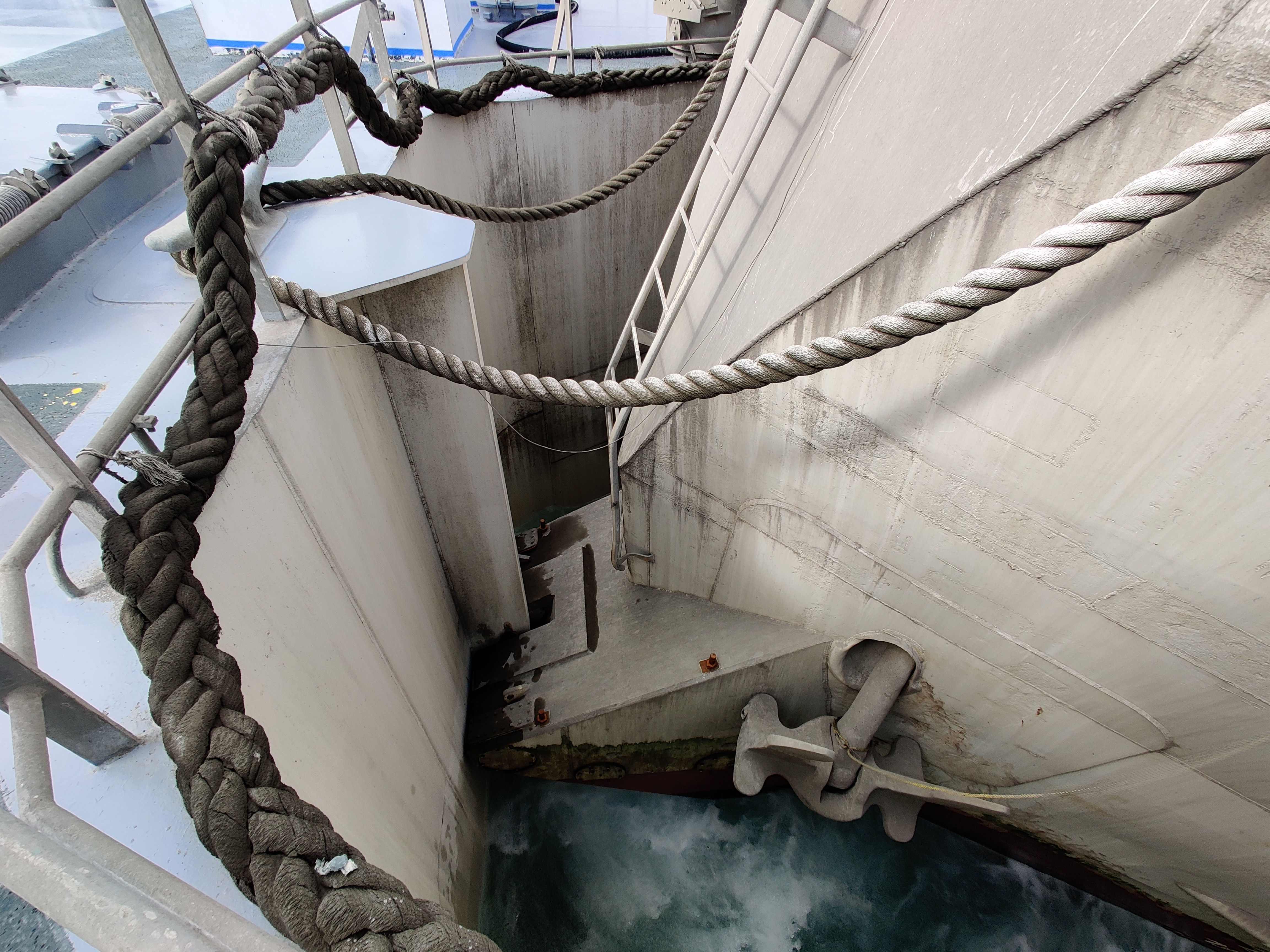 Bludworth system of the tugboat Samuel de Champlain and barge Innovation