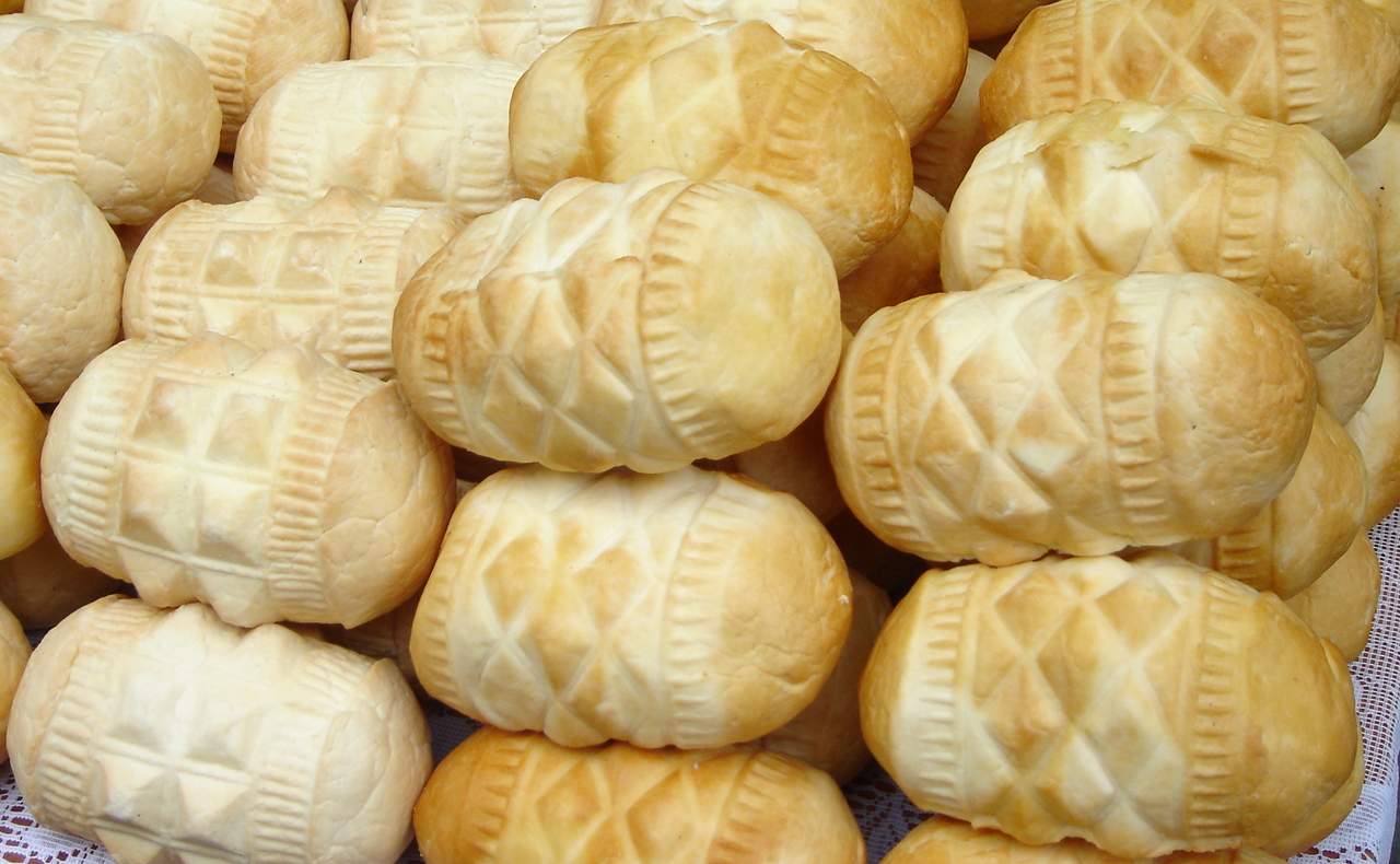 cylindrical Golka similar to spindle-shaped Oscypek