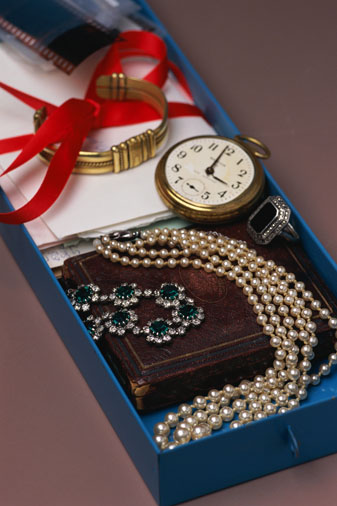 Vintagejewelry.jpg