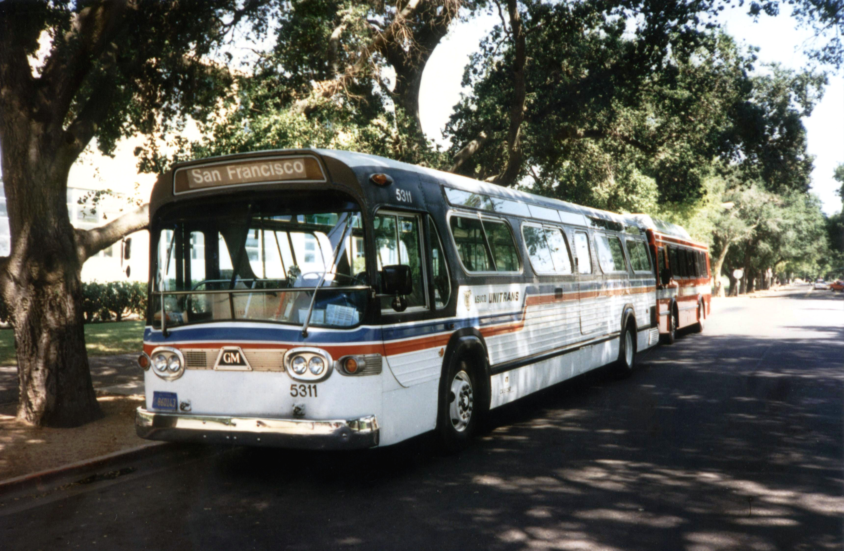 5311 parked at the MU Terminal (photo taken in the early-mid 1990s)