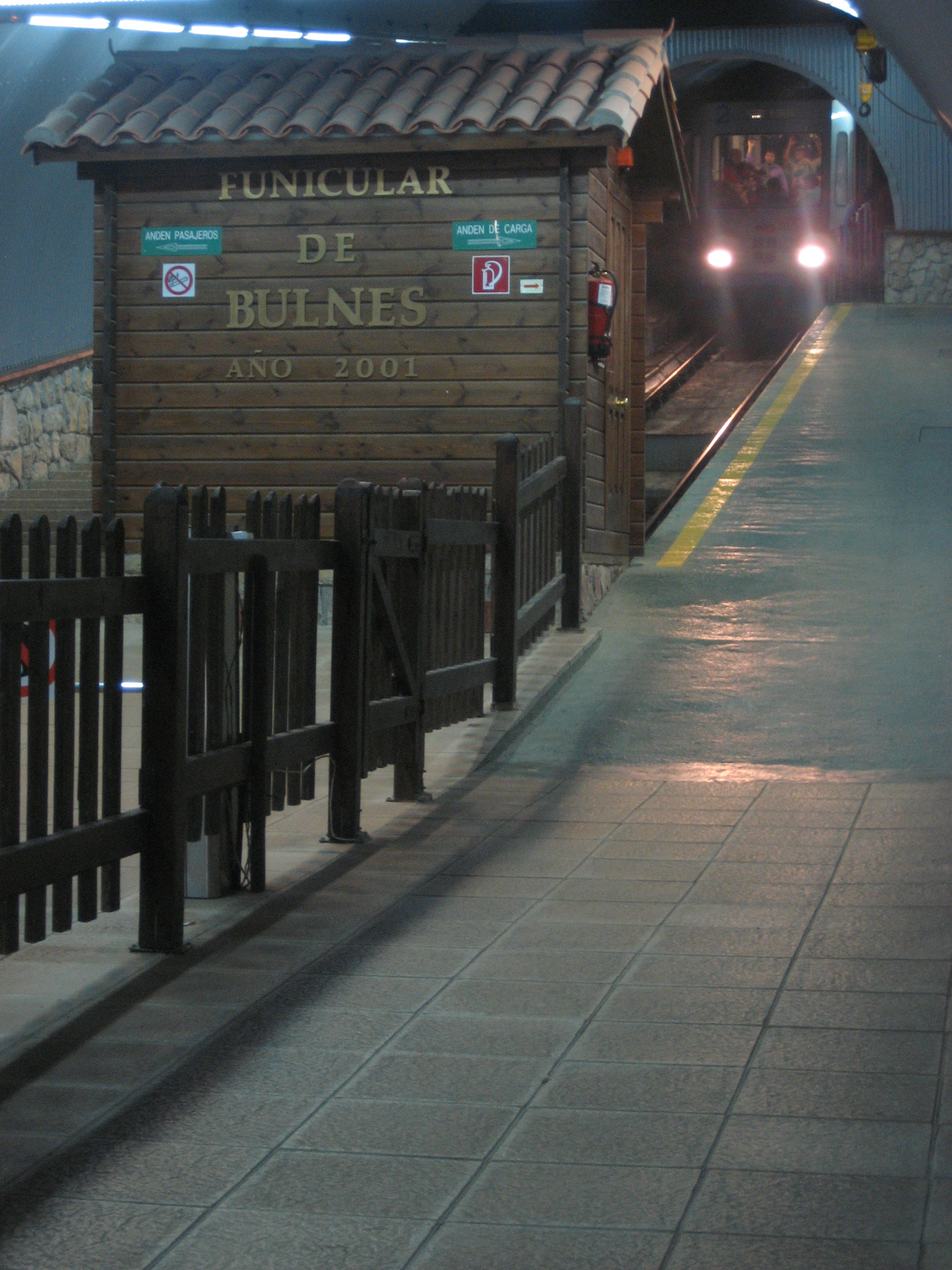 Funicular.jpg Funicular.jpg