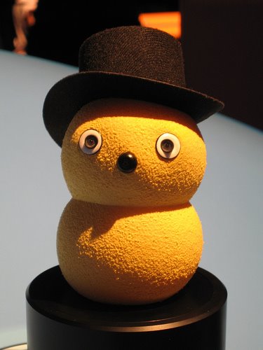 Keepon in a tophat at Wired's Nextfest 2007.