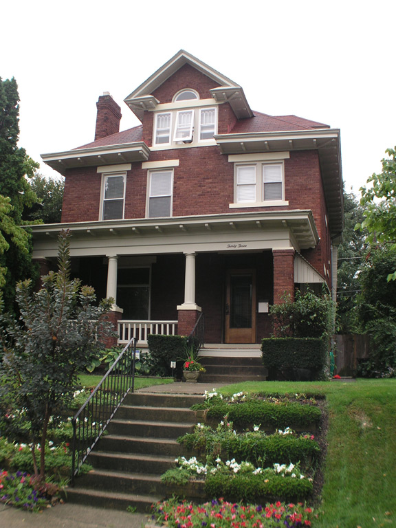 University Area home located in Oakland & Northwood Avenue Area