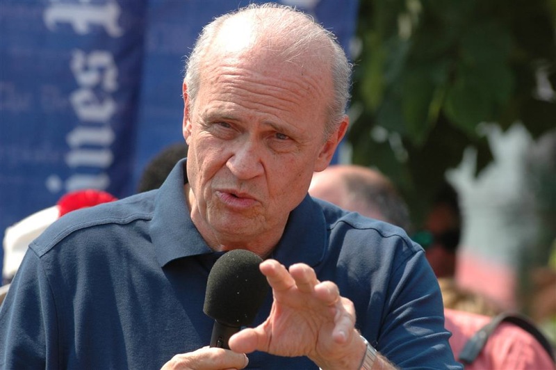Former Senator Fred Thompson won the Ohio Republican Party Straw Poll, with 33% of the vote.