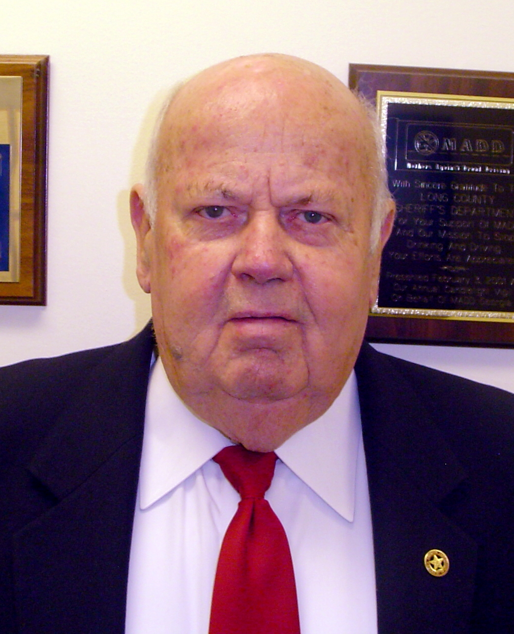 {right}|{border}|Sheriff James Cecil Nobles