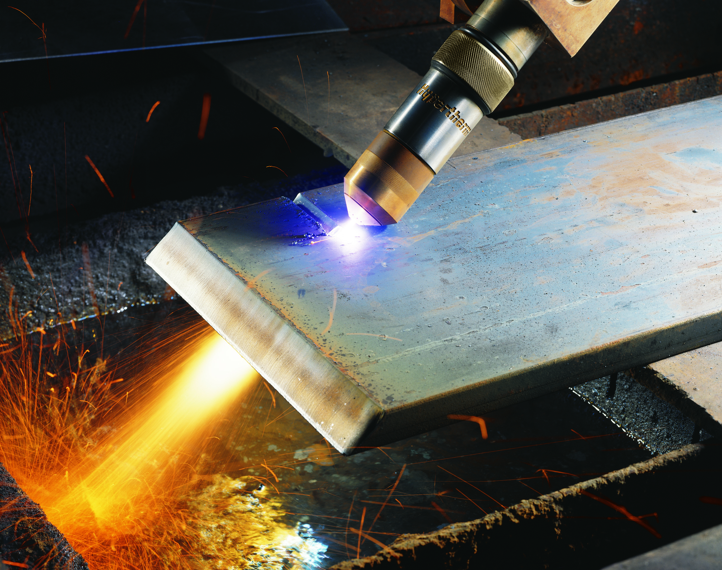 A Hypertherm HyPerformance plasma torch at work.