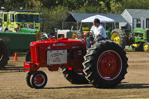 A Farmall tractor getting ready to pull. A Farmall tractor getting ready to pull.