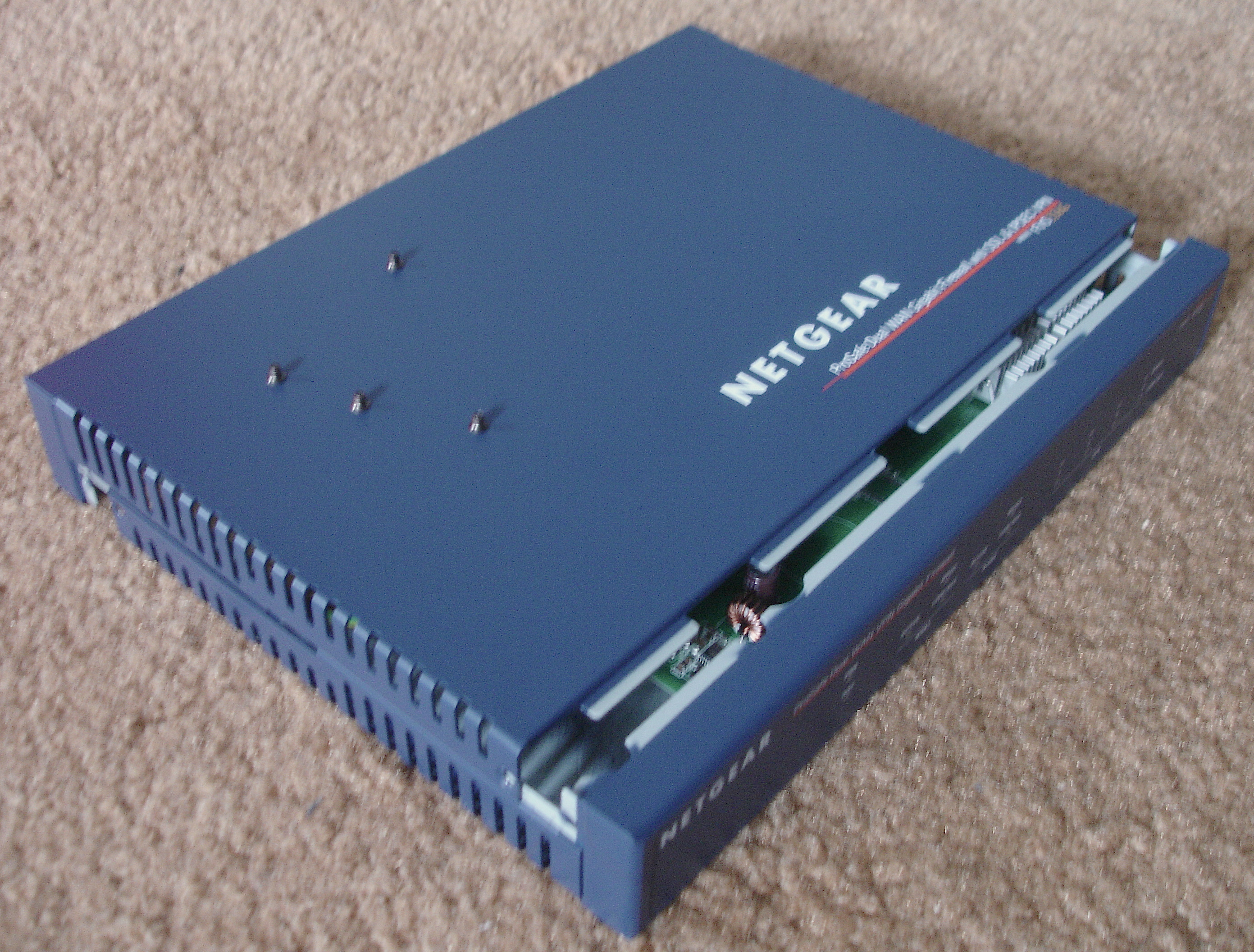 Netgear_ProSafe_Dual_WAN_VPN_Gigabit_Firewall_FVS336G_opening.jpeg
