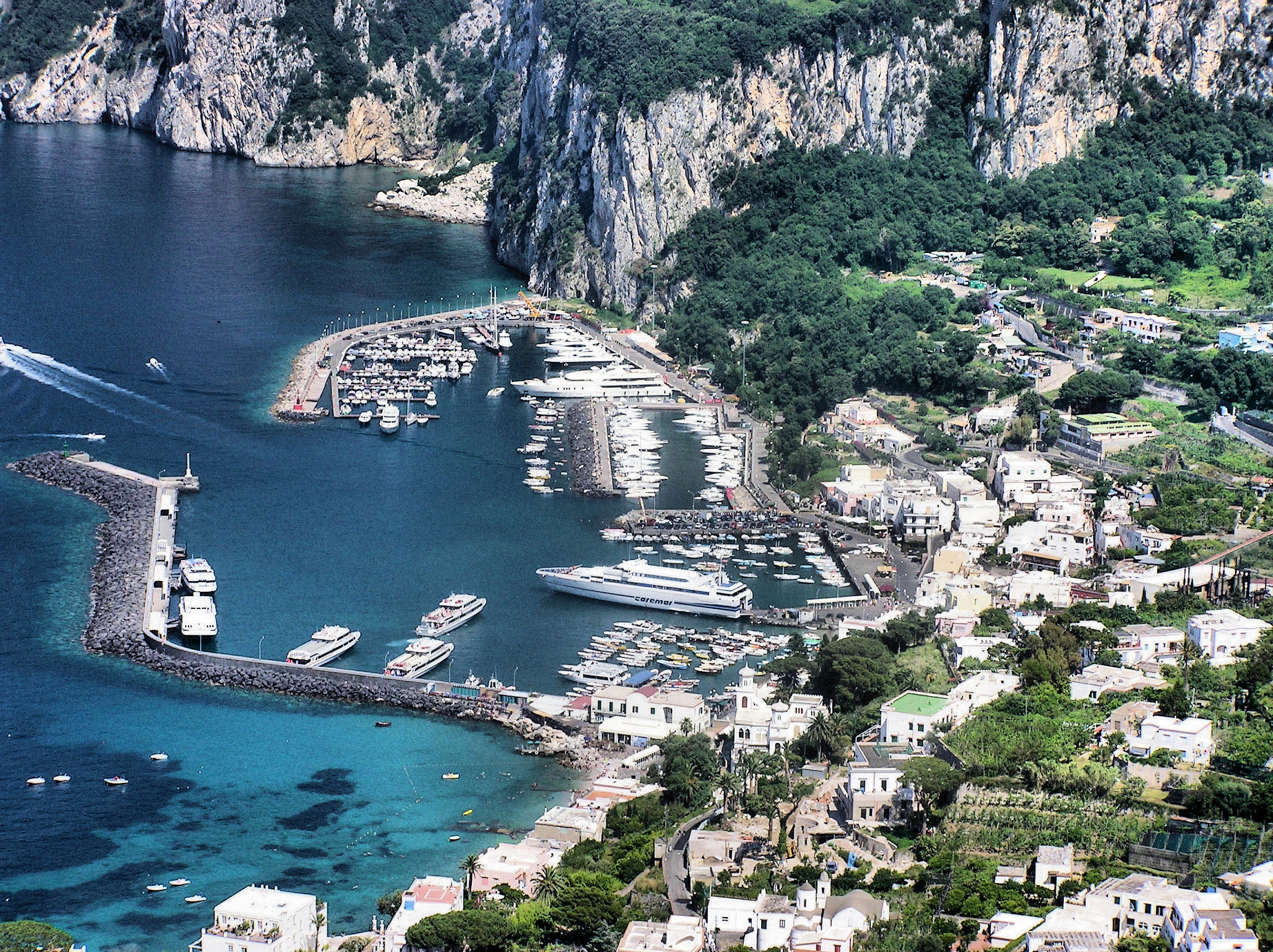 Capri harbour, the starting point for UD students on an island adventure.