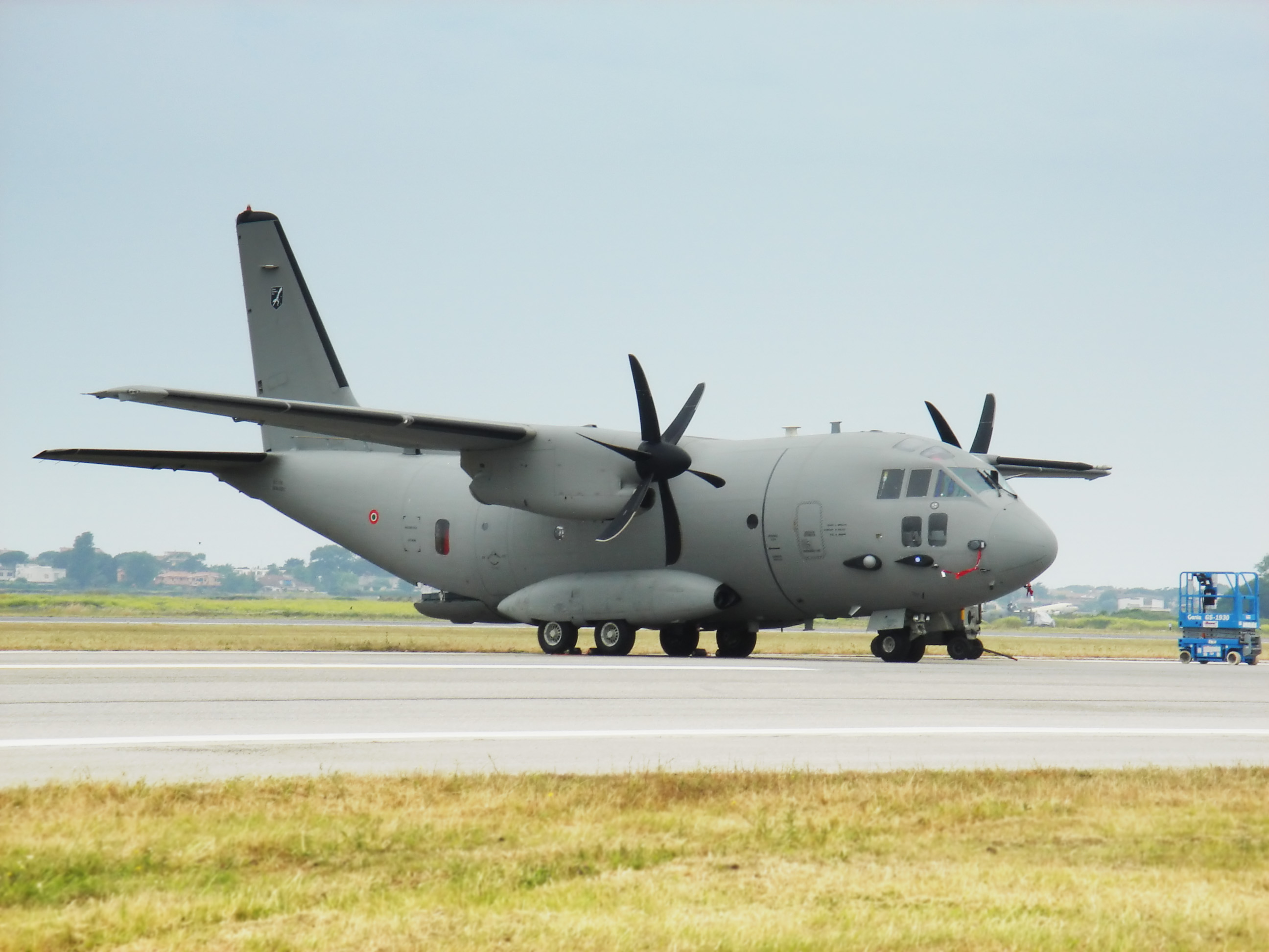 Alenia_C-27J_(Pratica_di_Mare)_edit1.jpg