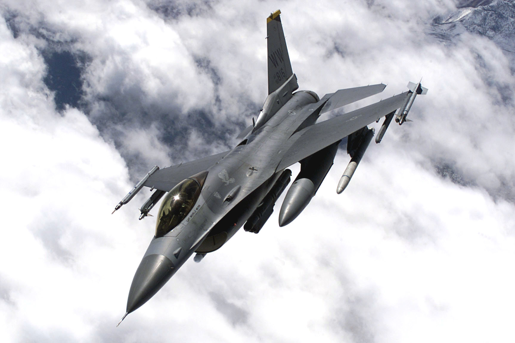 General_Dynamic_F-16_USAF.jpg