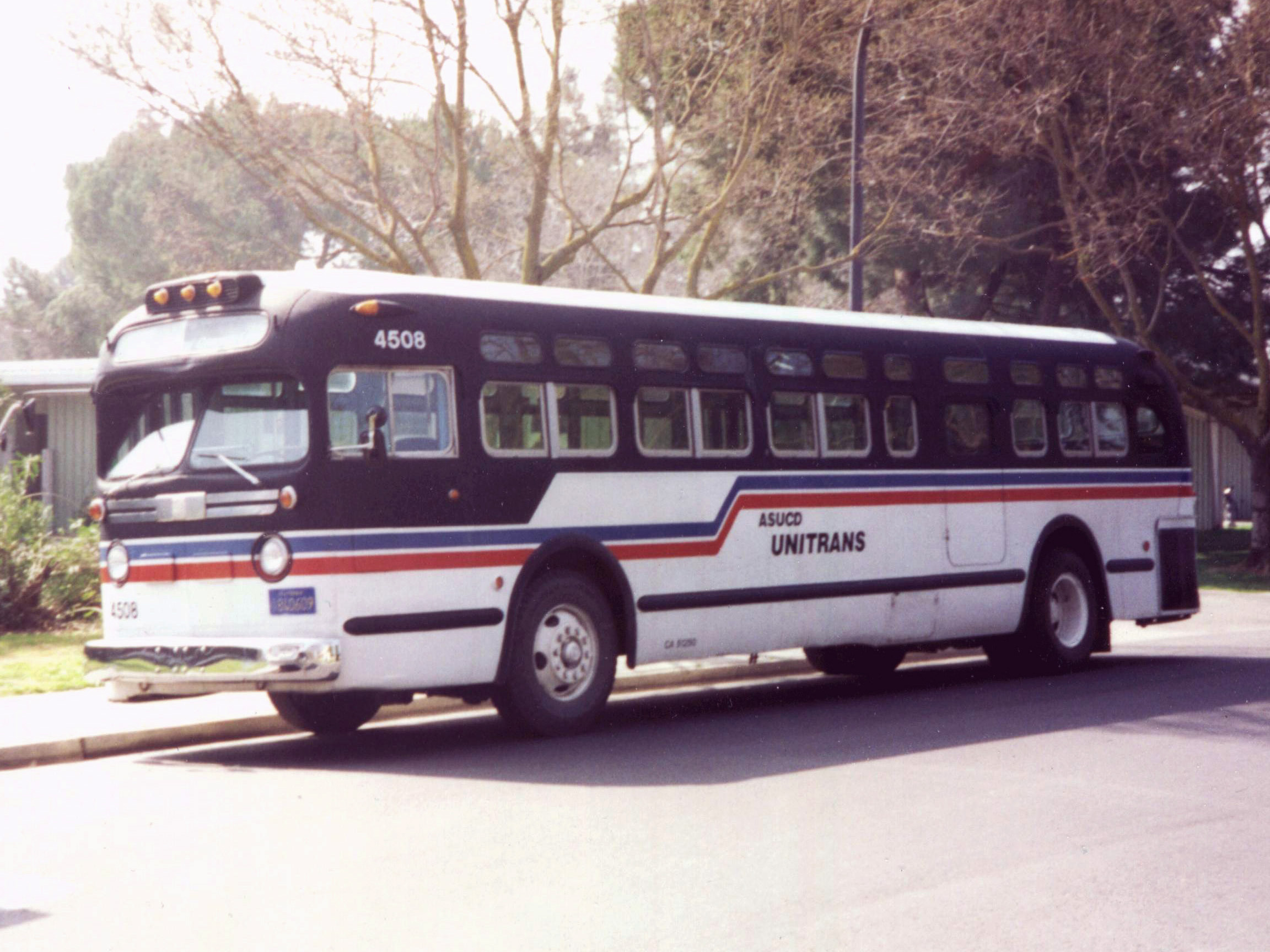 4508 parked on Hutchinson Drive in front of Surge II (photo taken in the early-mid 1990s) 4508 parked on Hutchinson Drive in front of Surge II (photo taken in the early-mid 1990s)