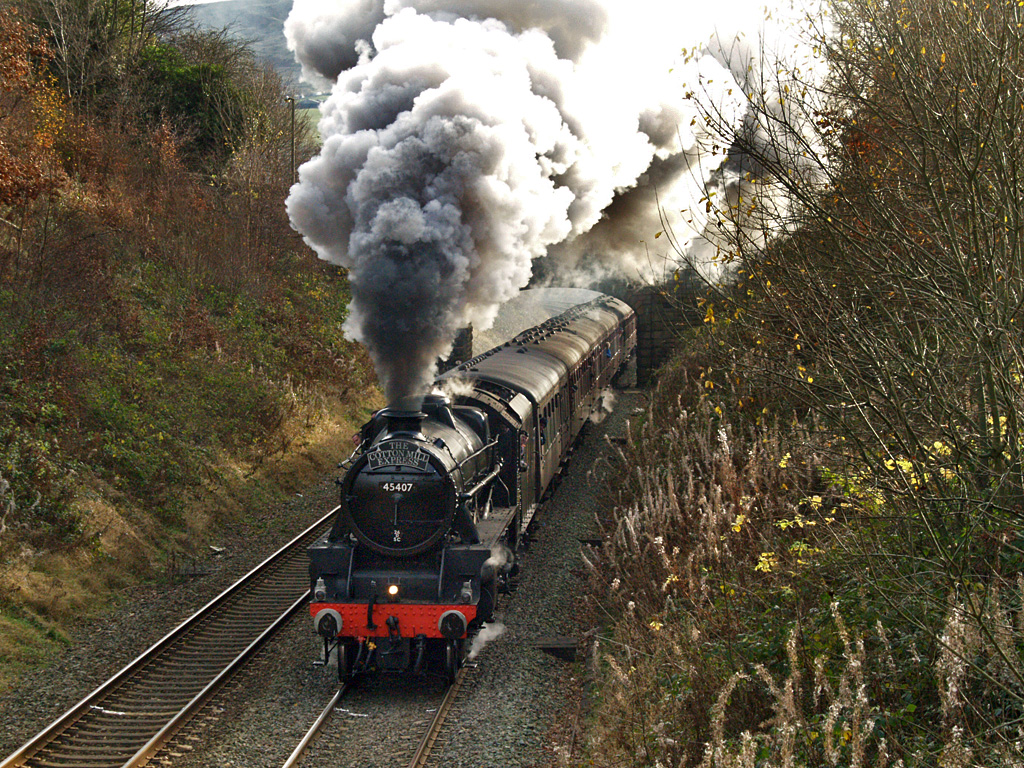 45407 passing through Todmorden, on the way to Blackburn in November 2008