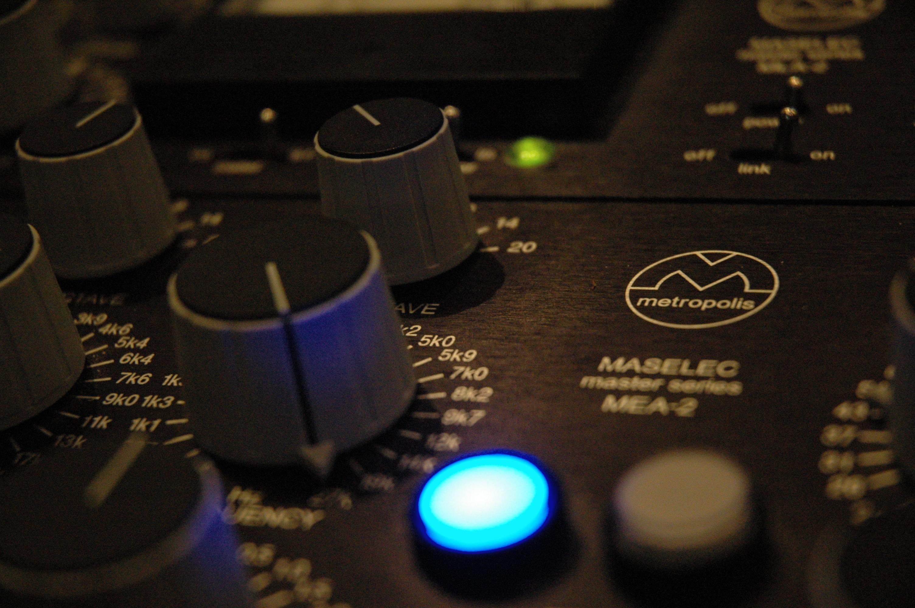 A Metropolis Mastering EQ