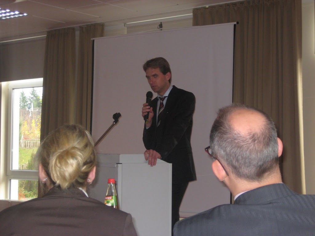 Presentation by Klaus Schnellenkamp in Göttingen © 2009
