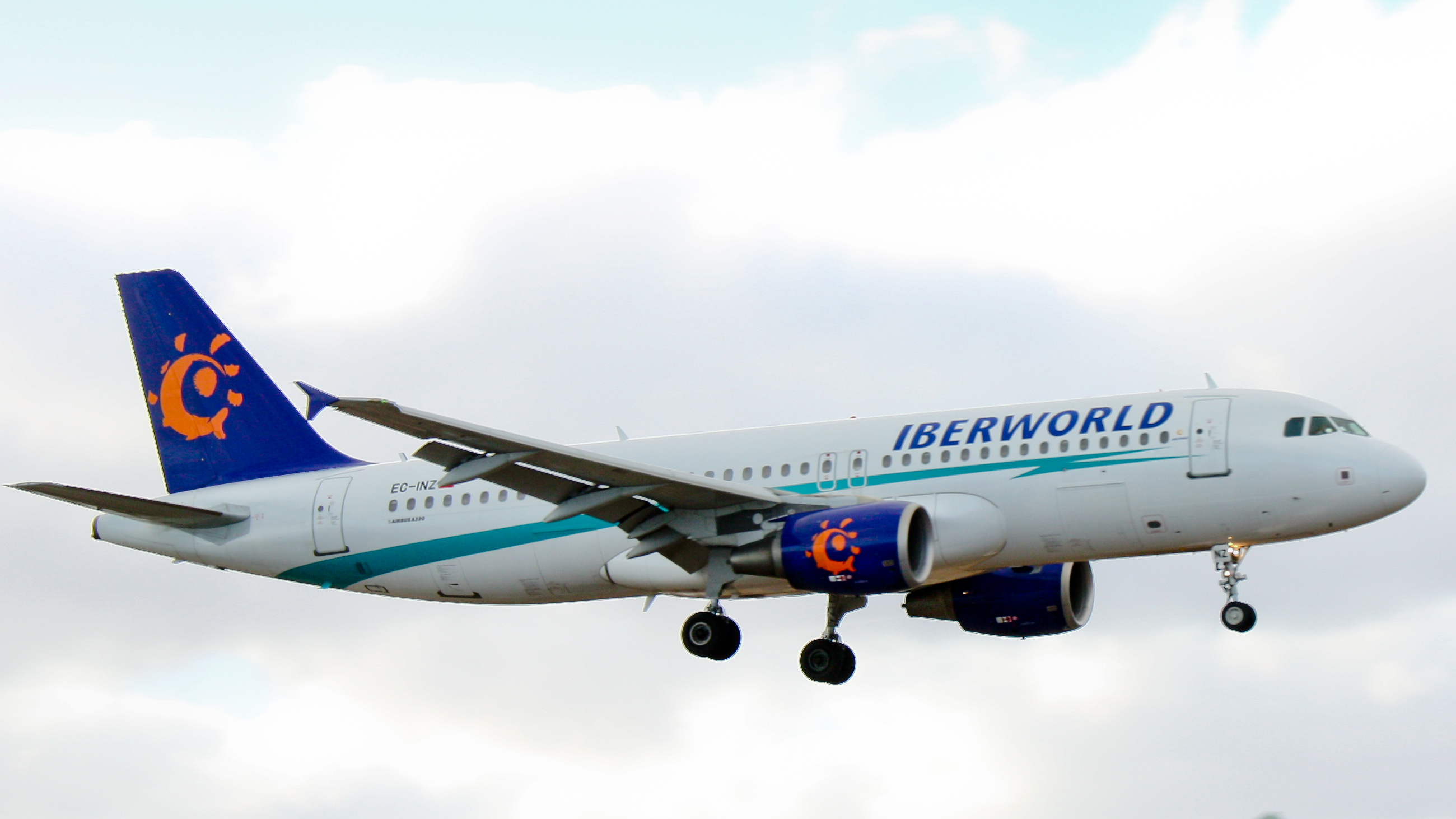 Iberworld Airbus A320-200 in the old livery, landing at Lanzarote Airport