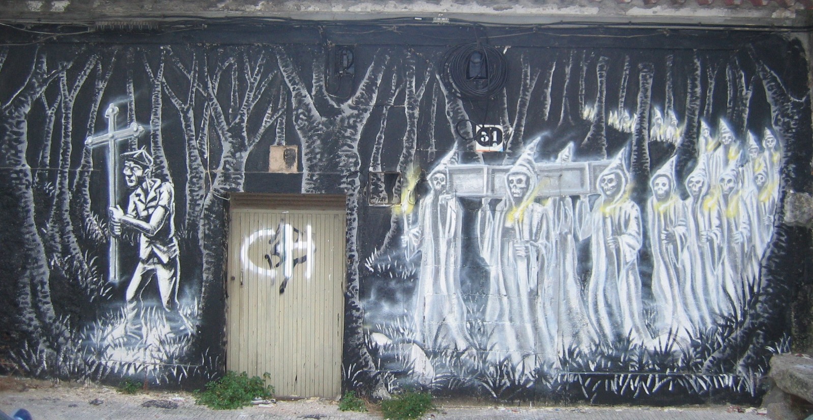 Graffiti of Santa Compaña en Pontevedra.