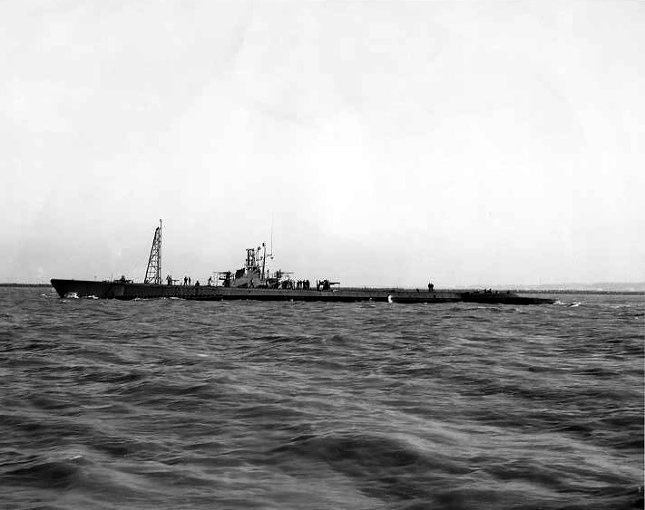 USS Flounder off California in 1945. USS Flounder off California in 1945.