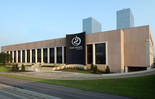 Spider attends Lakewood Church in Houston, TX.