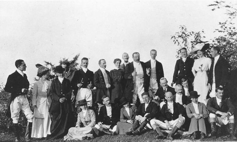 Hunt breakfast at Grey Gables, the country home of Major Bertie Ogilvie, 1911