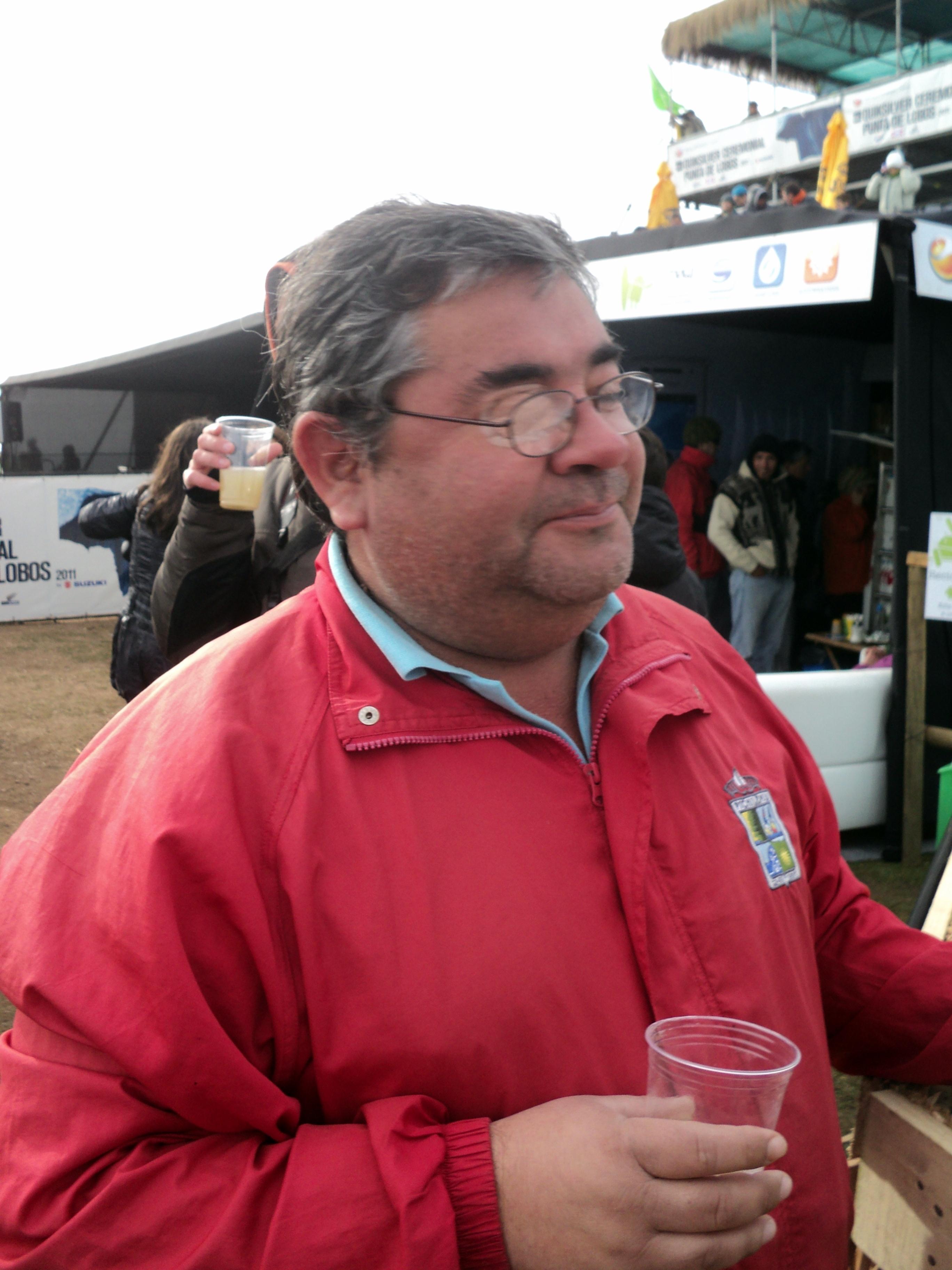 González as a municipal worker at Quiksilver Ceremonial Punta de Lobos, on 28 May 2011.