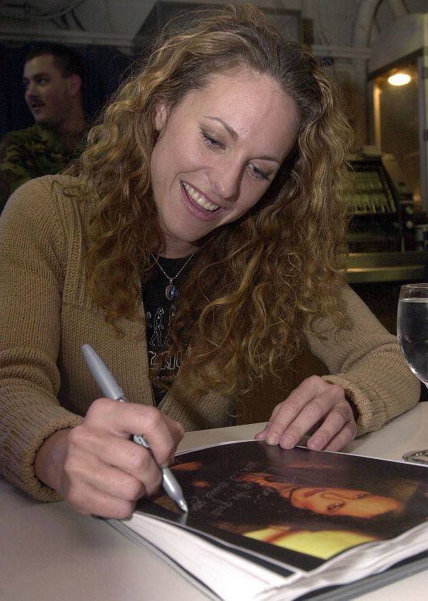 Jerri Manthey was a member of seven tribes: Ogakor & Barramundi (The Australian Outback), Chapera, Mogo Mogo, & Saboga (All Stars), and Villains & Yin Yang (Heroes vs. Villains).