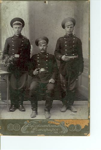 Photo of the times of First World War (1914−1919). First to the left − military officer Fedor Ivan's son Vorobkalo, grandfather of Svetlana, citizen of the Babych-Korenovski village near modern Korenovsk, descendant of migrants from Cherkassy region of the first half of the 19th century