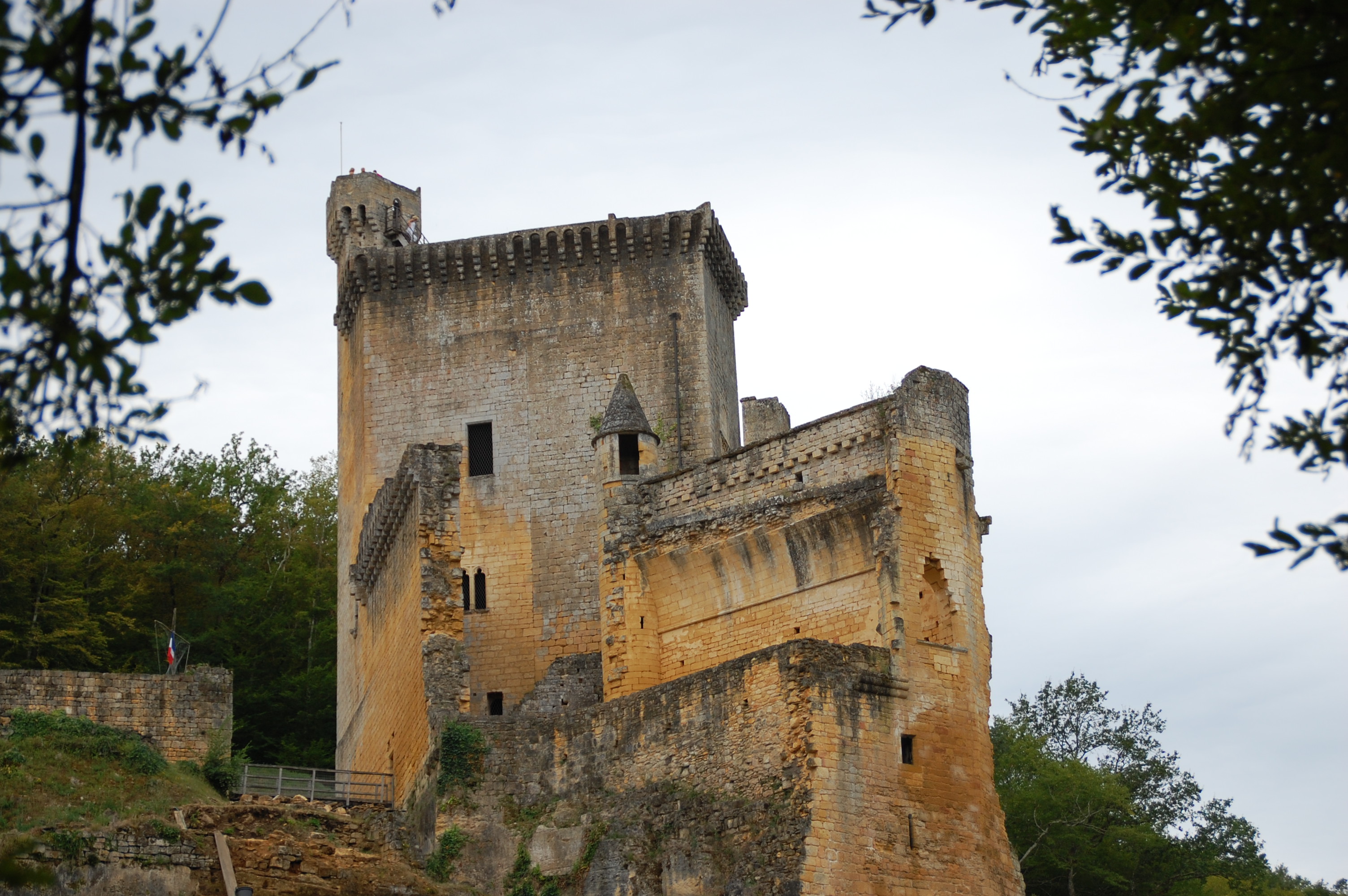 The castle scenes were shot in Chateau de Commarque