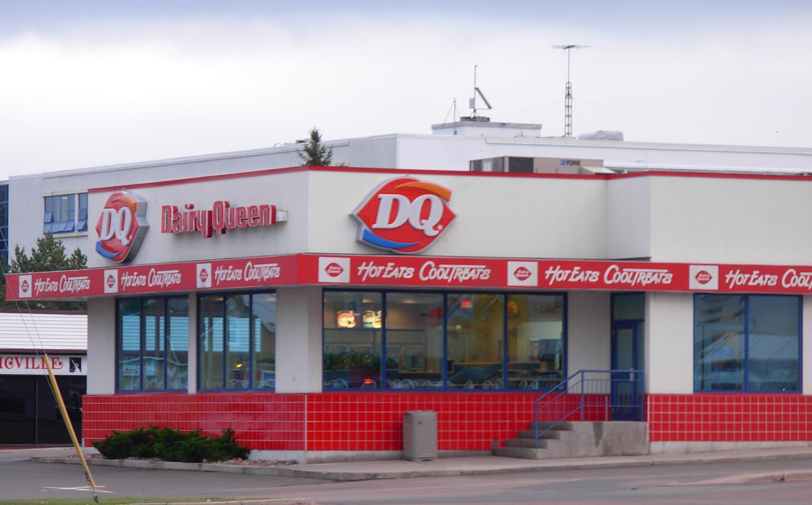 Dairy_Queen,_Moncton,_NB.jpg