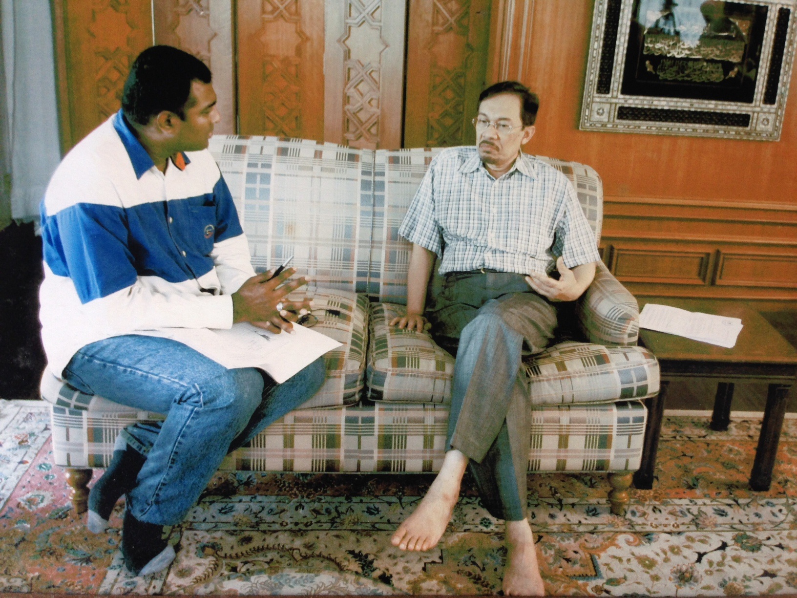 Jose Raymond, a former senior correspondent of the TODAY newspaper in Singapore, interviews former Malaysian Deputy Prime Minister Datuk Seri Anwar Ibrahim at his home in Bangsar following his release from prison in 2004.