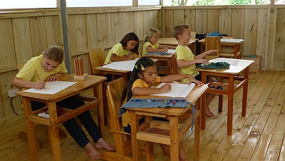 Grades_Guanacaste_Waldorf_School_Classroom.jpg