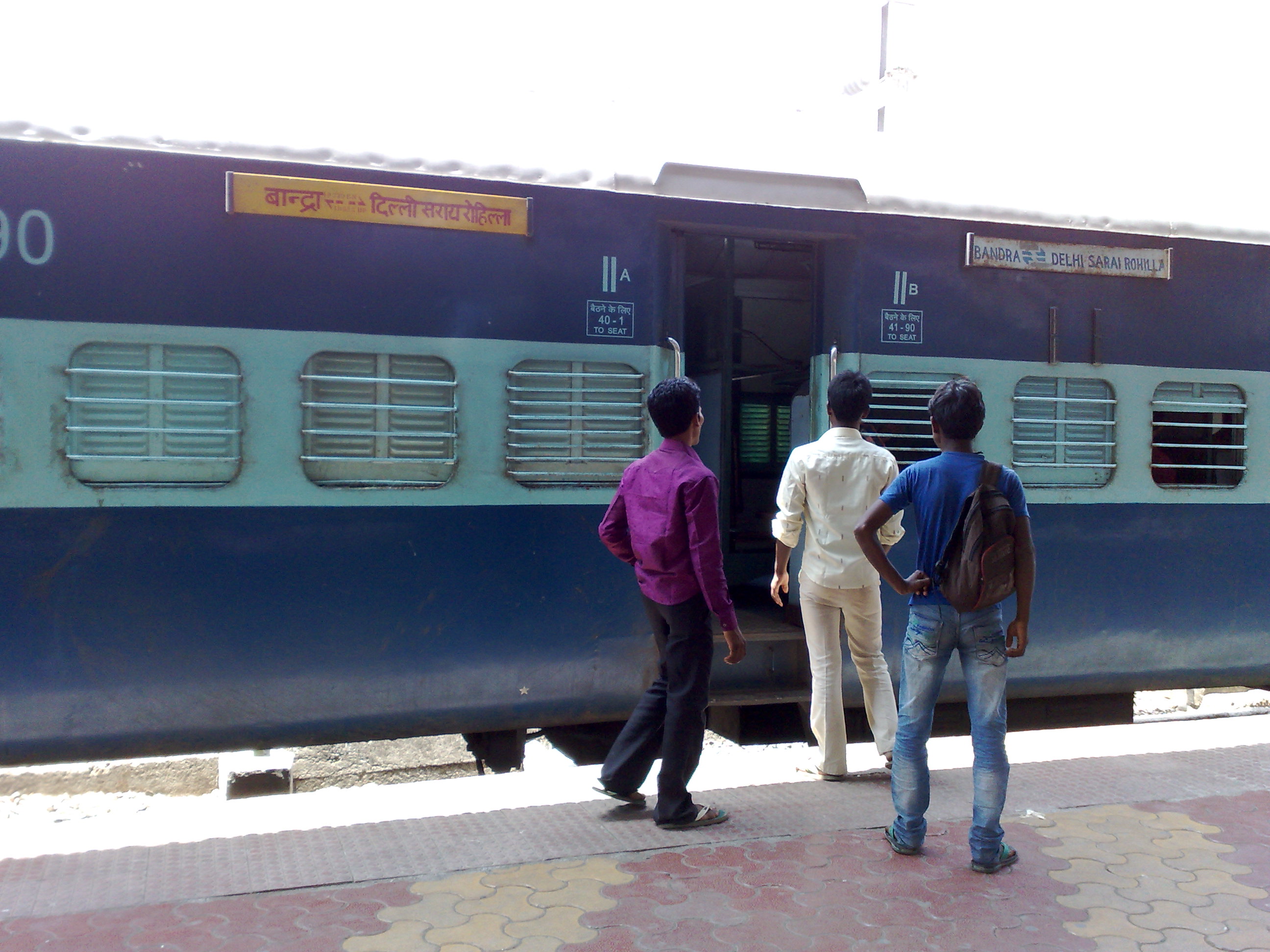 Bandra Terminus Delhi Sarai Rohilla Express - 2nd Class seating coach Bandra Terminus Delhi Sarai Rohilla Express - 2nd Class seating coach