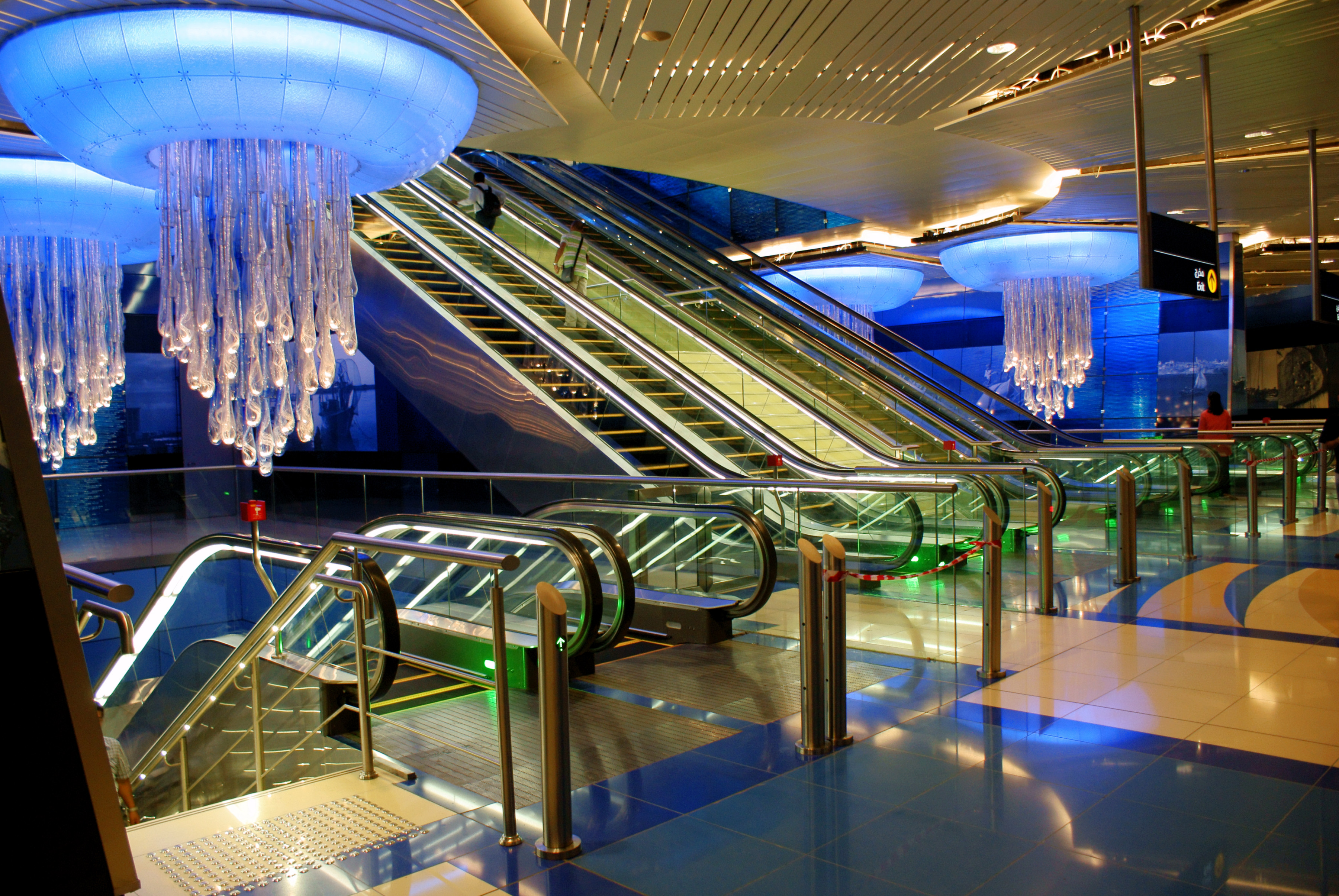 Metro_Dubai_003.jpg
