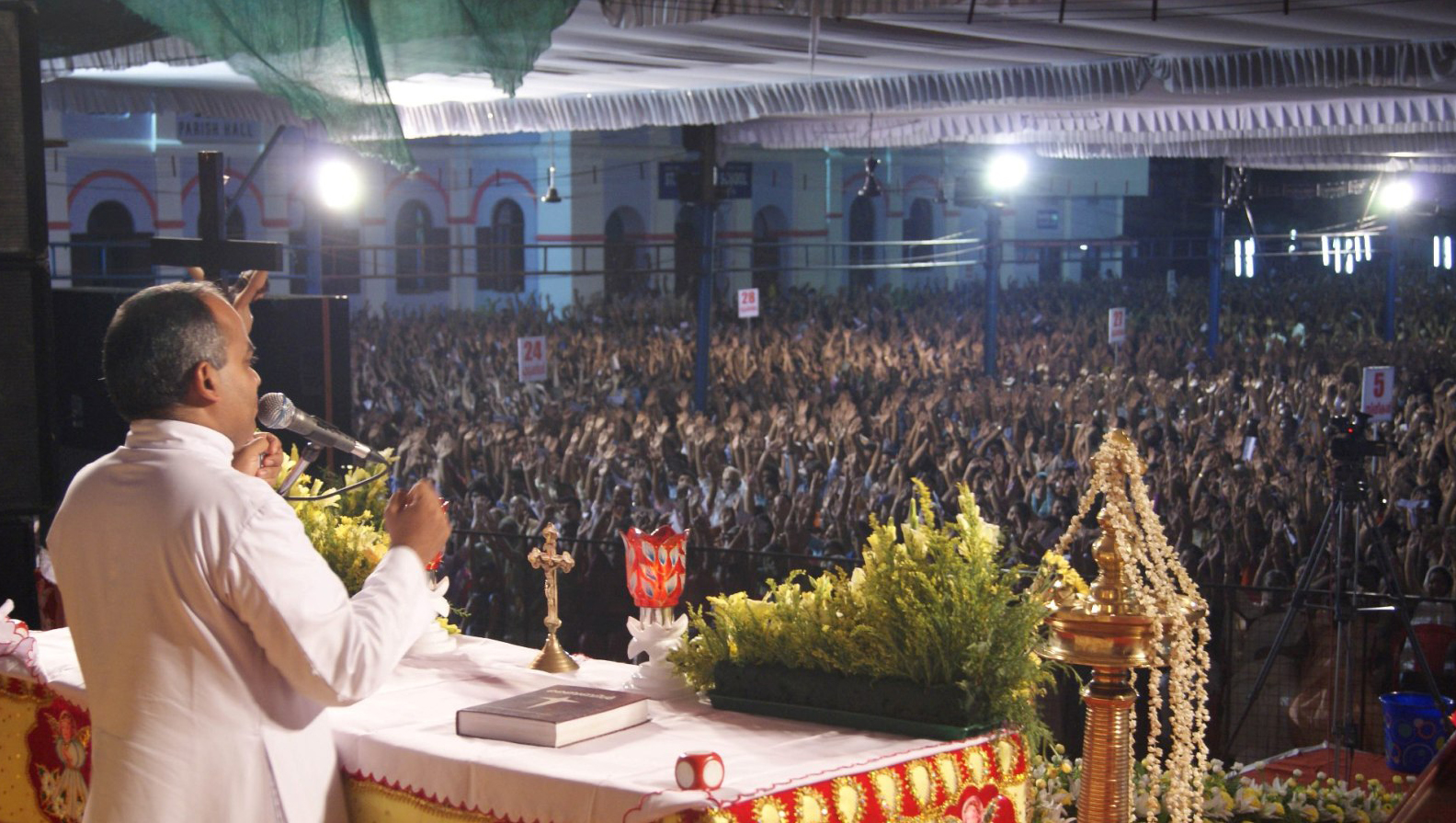 Fr. Xavier Khan Vattayil preaching in an Abhishekagni convention during 2013 Fr. Xavier Khan Vattayil preaching in an Abhishekagni convention during 2013