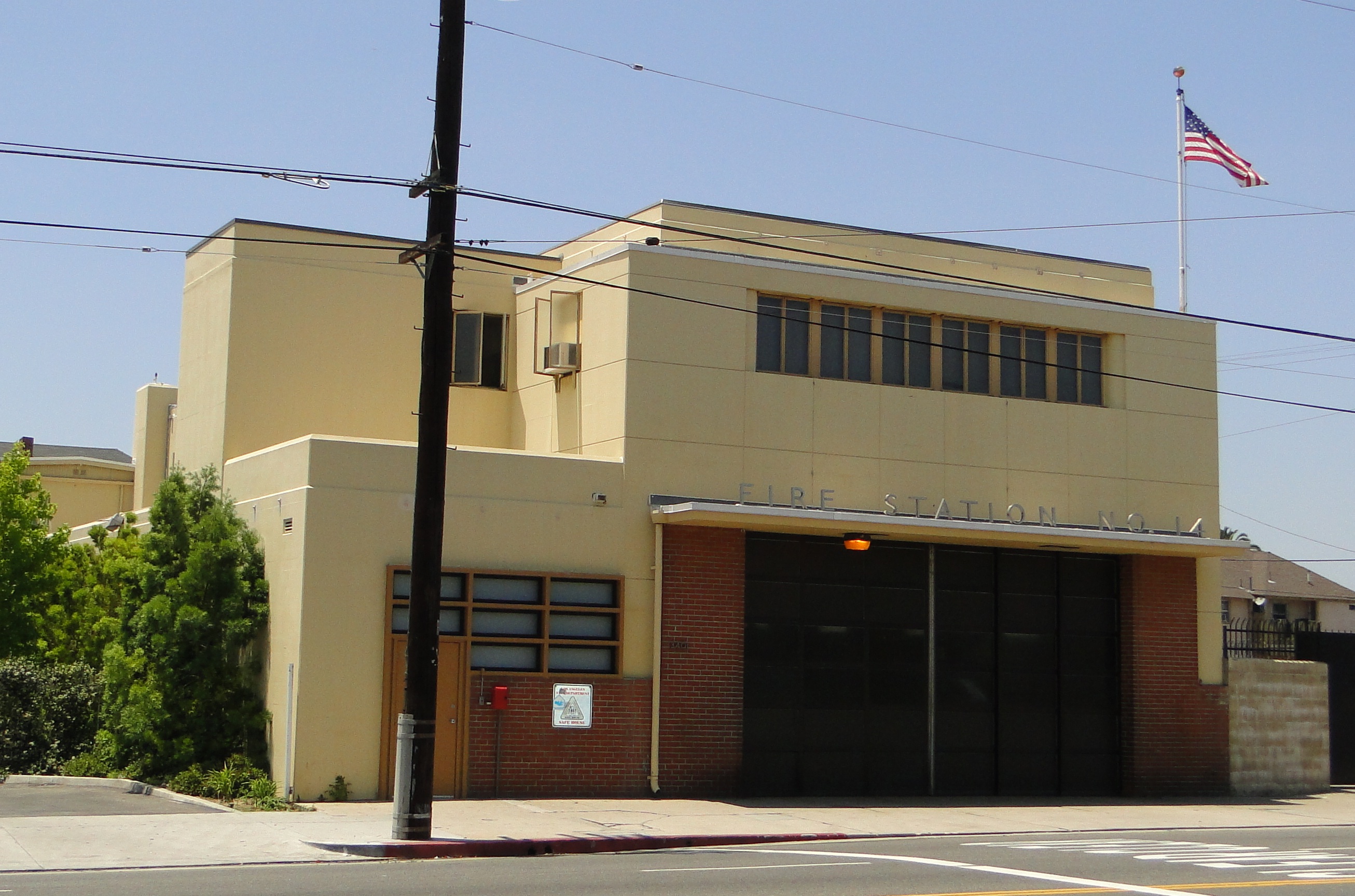 LAFD Fire Station # 14, located in Newton