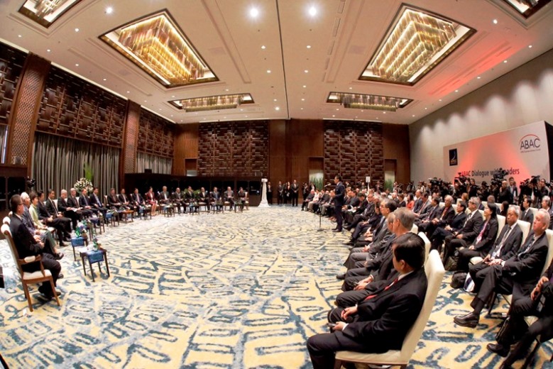 Wishnu Wardhana in front of APEC Economics' Leaders - ABAC Dialogue with Leaders 2013