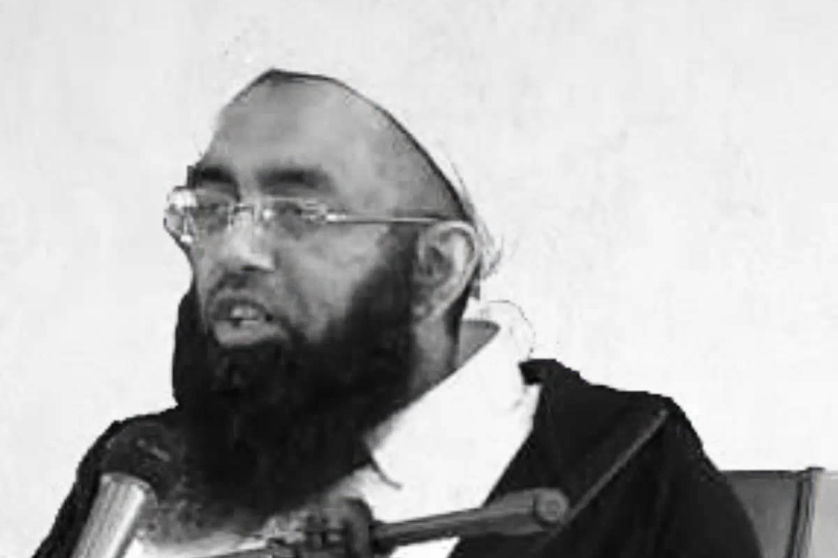 Shaykh Mufti Saiful Islam at Bury Park Dawah Academy, UK in 2012.