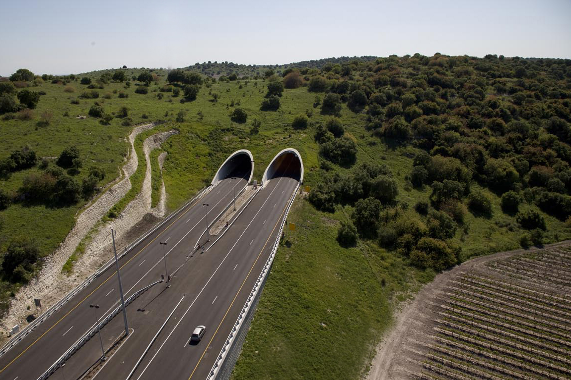  Israel Cross Highway (no. 6)