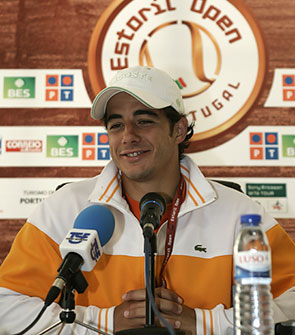 Gil during a press conference at the 2007 Estoril Open
