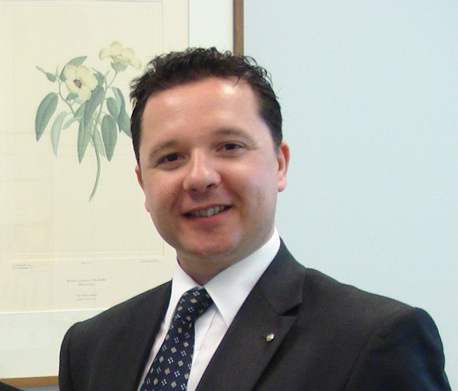 Dr Diamadis