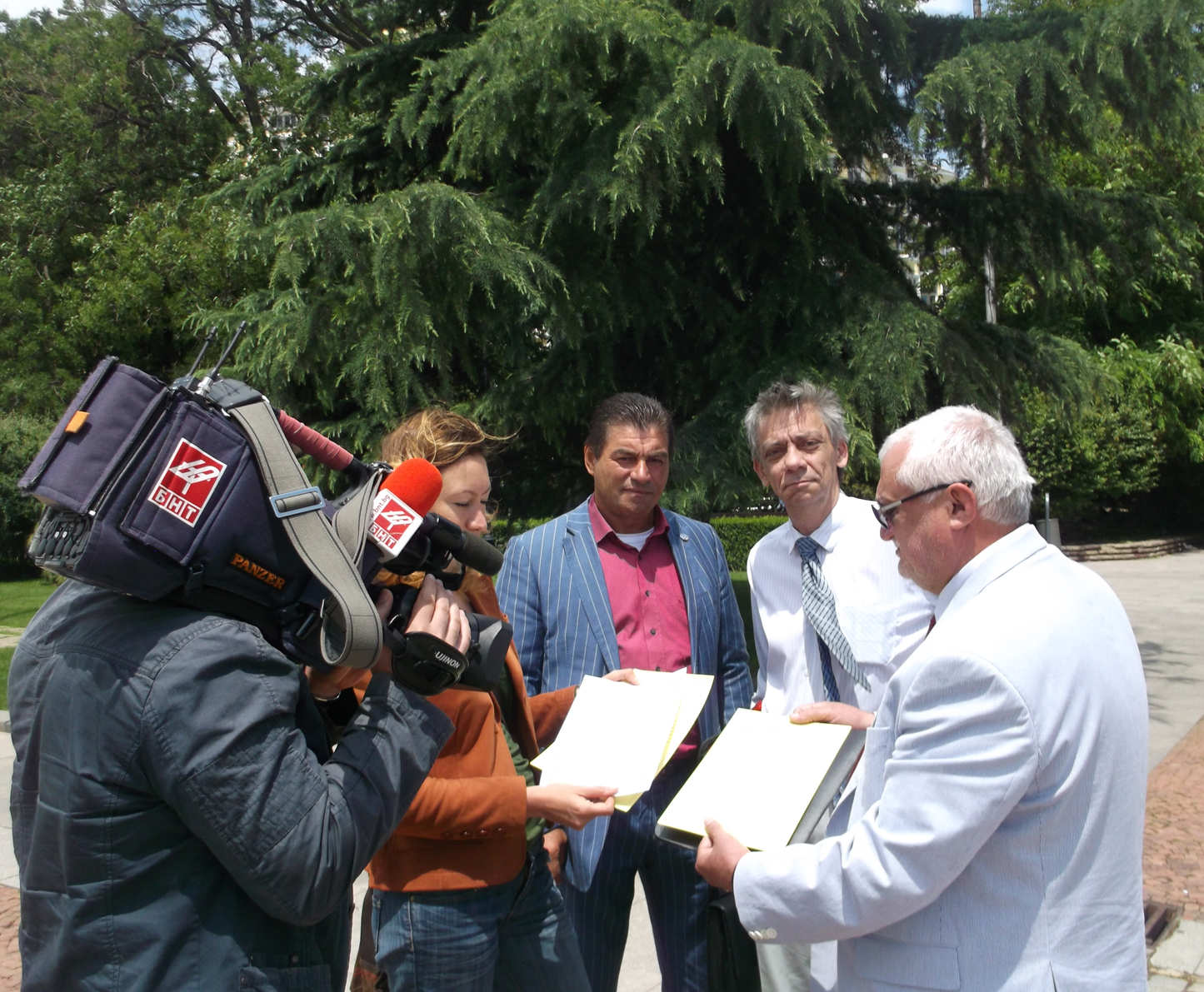 Bulgarian National Television cover the high level meeting of the heads of Principality of Ongal and Principality of New Atlantis island in Sofia where they signed the establishing of their diplomatic relations.