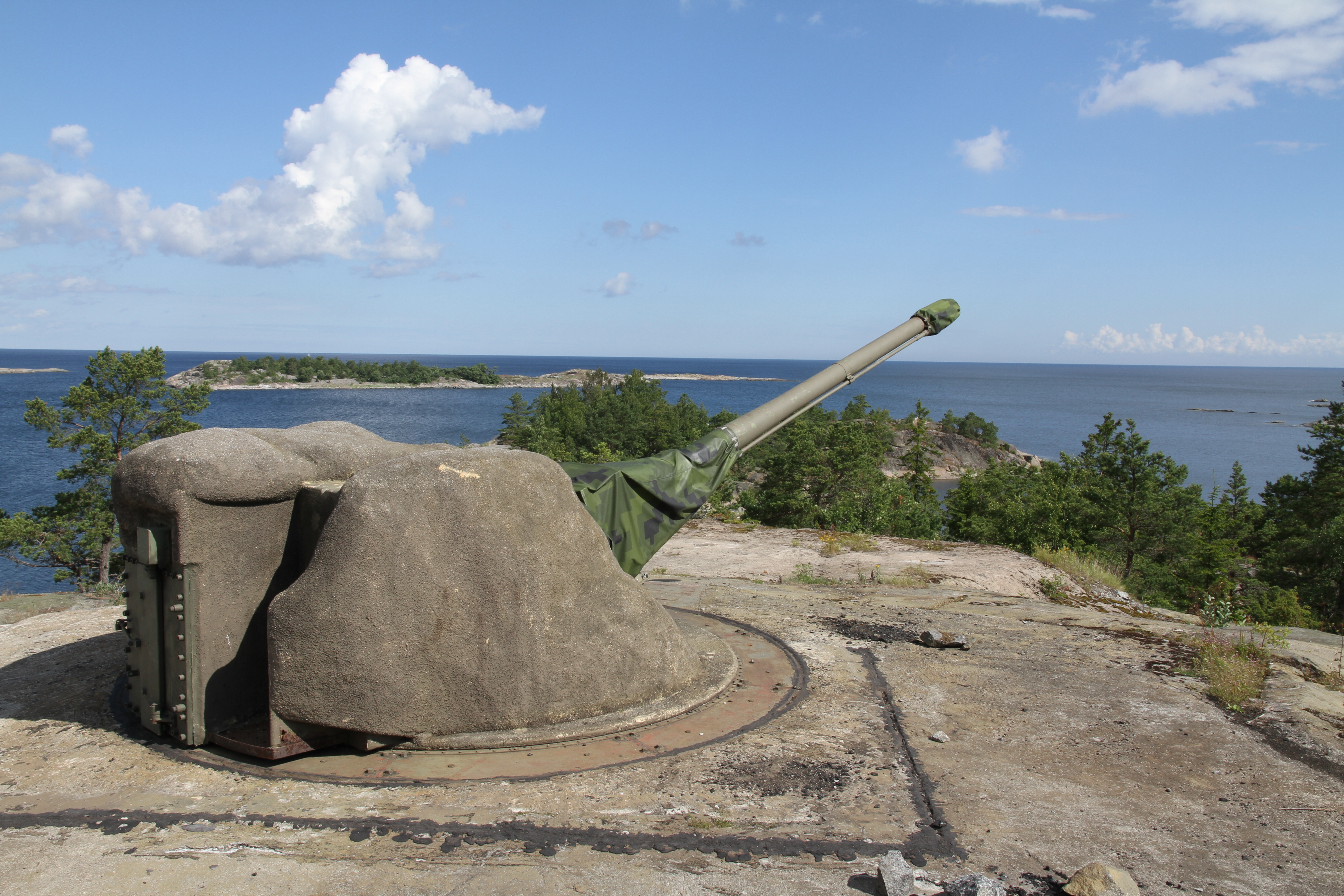 Coastal Artillery 105mm Tornautomatpjäs m/50 automatic gun on Arholma