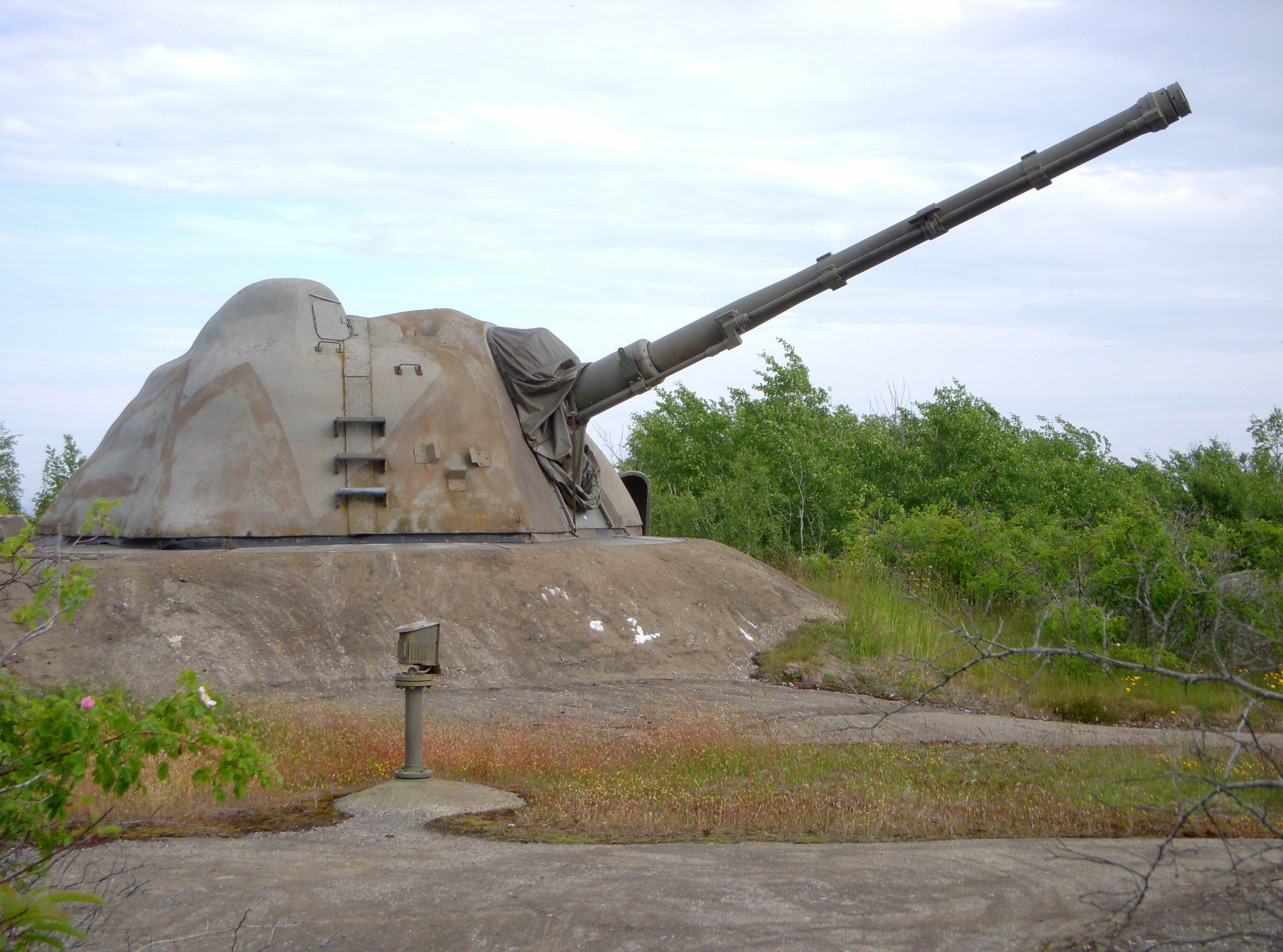 Coastal Artillery 120mm Tornautomatpjäs m/70 automatic gun on Landsort