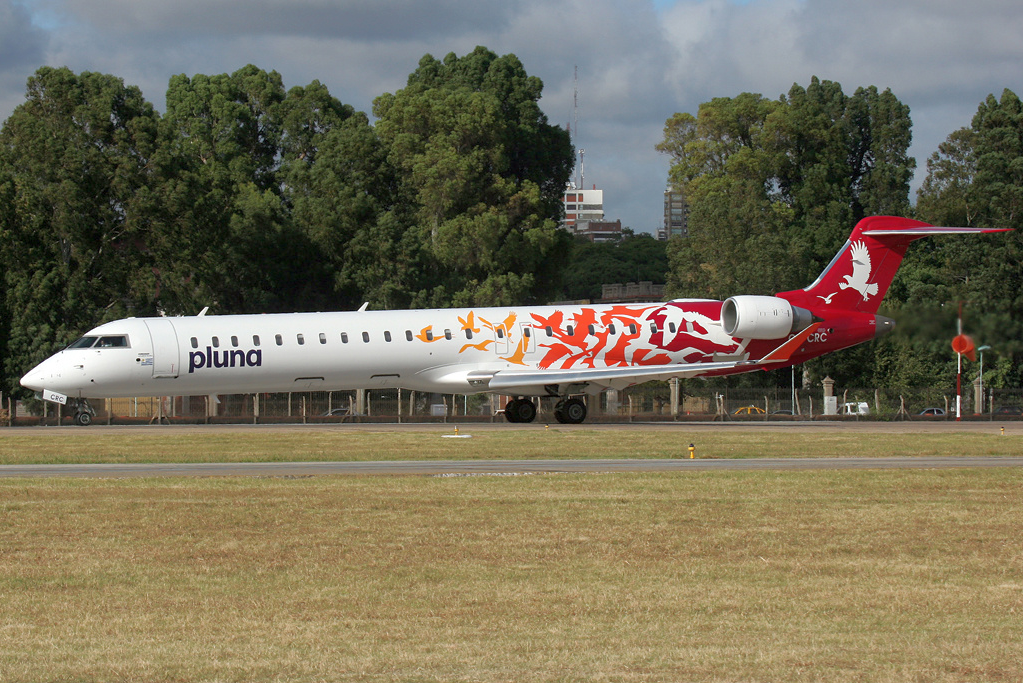 A PLUNA CRJ-900 at Aeroparque Jorge Newbery in 2009. A PLUNA CRJ-900 at Aeroparque Jorge Newbery in 2009.