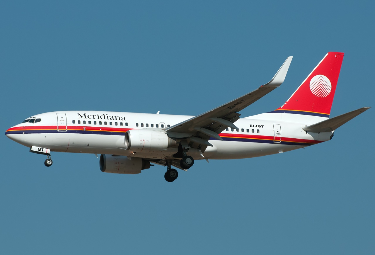  Meridiana Boeing 737-700