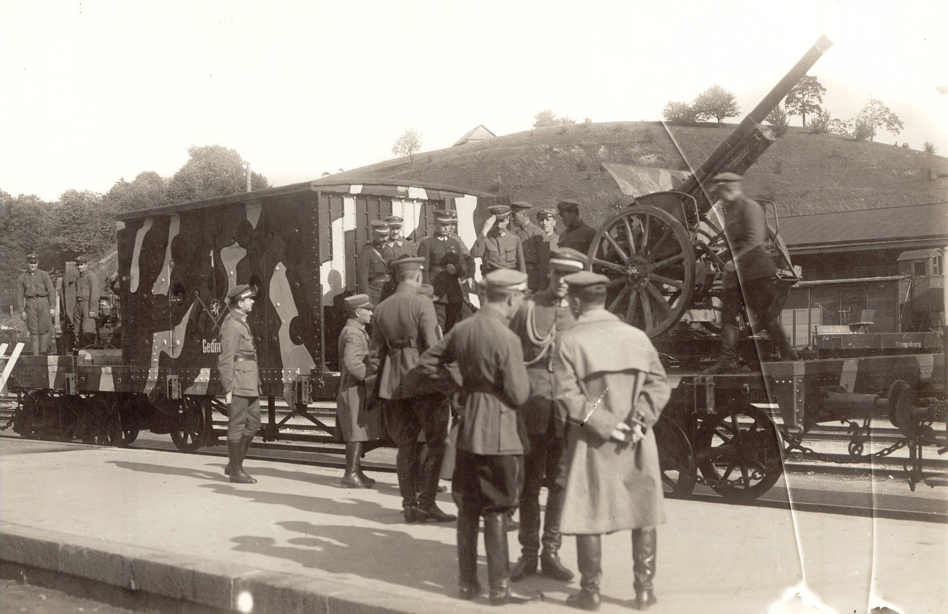 Lithuanian_Wars_of_Independence,_War_with_Poland._Armoured_train_Gediminas_of_Lithuanian_army_in_Kaunas,_before_leaving_to_front,_1920_08_25.jpg